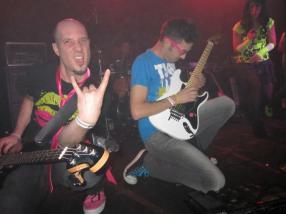 217698_516337771730862_1114947631_n